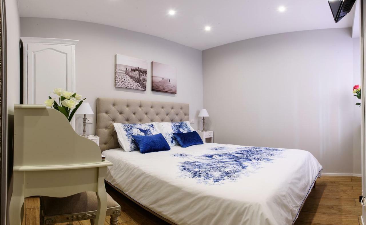 Lora Center Room, Parking Como Bagian luar foto