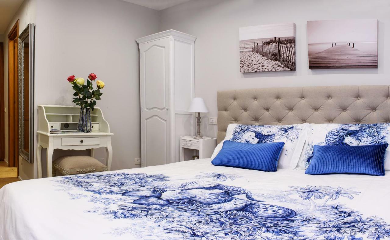 Lora Center Room, Parking Como Bagian luar foto